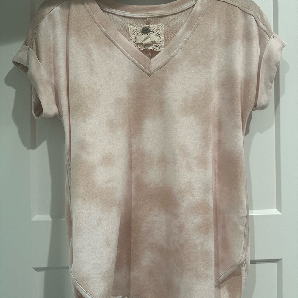 Cupio Tan and Pink Cuffed Sleeve Relaxed Tee
